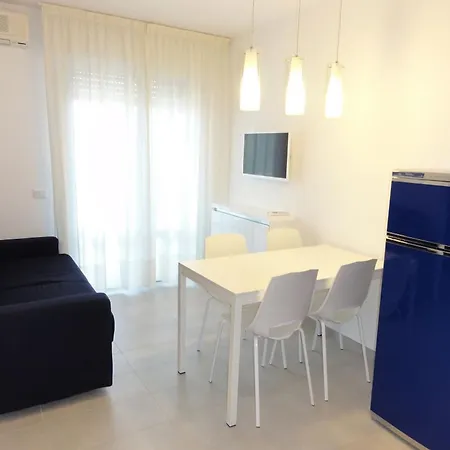 Modern Flat With Sea View Апартаменти *